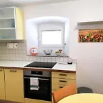 Apartment Veli Dvor - Private House In Old Town Cres Apartamento