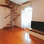 Apartment Veli Dvor - Private House In Old Town Cres Cres