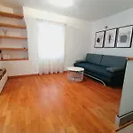 Apartamento Apartment Veli Dvor - Private House In Old Town Cres