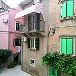 Apartment Veli Dvor - Private House In Old Town Cres Apartamento *