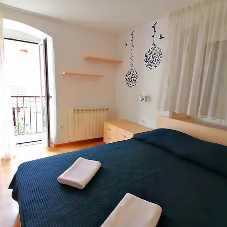 Apartamento Apartment Veli Dvor - Private House In Old Town Cres *