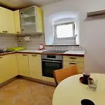 Apartment Veli Dvor - Private House In Old Town Cres *