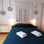 Apartment Veli Dvor - Private House In Old Town Cres * Cres