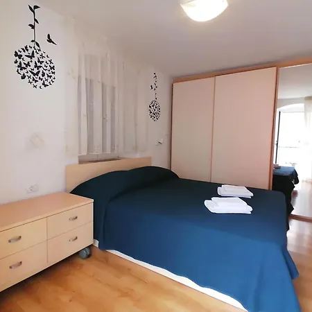 Veli Dvor - Private House In Old Town Apartment