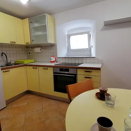 Veli Dvor - Private House In Old Town Apartment Cres