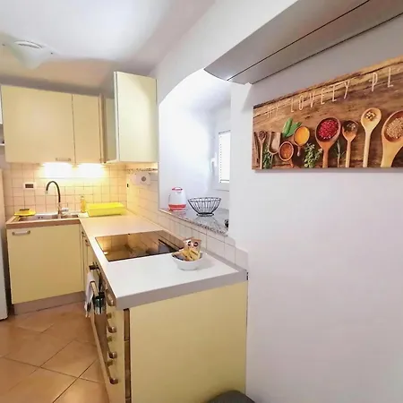 Veli Dvor - Private House In Old Town Cres