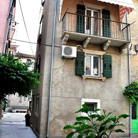 Veli Dvor - Private House In Old Town * Cres
