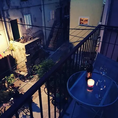 Veli Dvor - Private House In Old Town Apartment Cres