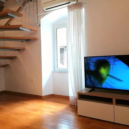 Veli Dvor - Private House In Old Town * Cres
