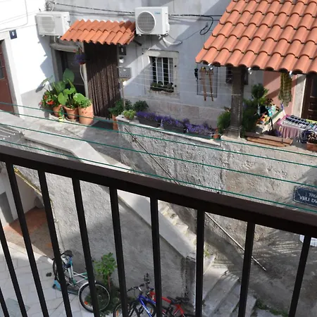 Apartment Veli Dvor - Private House In Old Town *