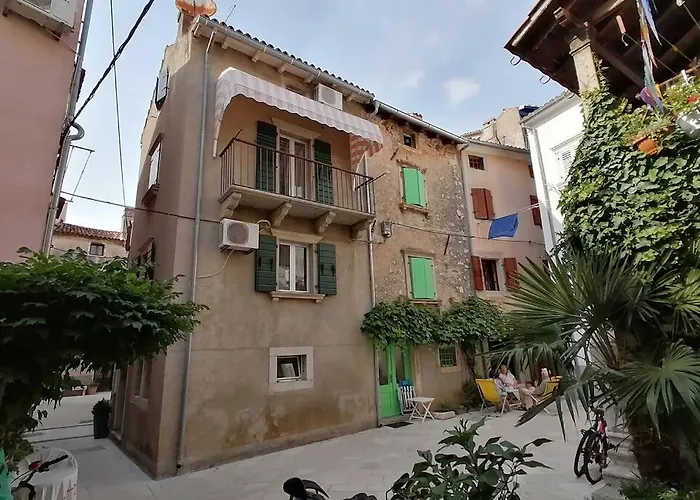 Veli Dvor Apartmán *